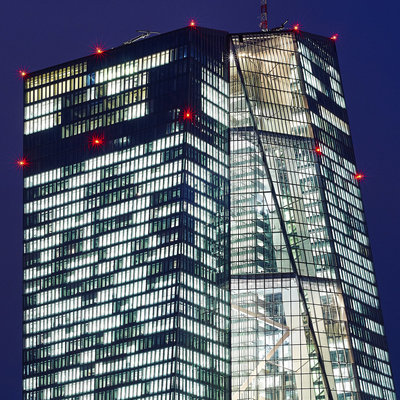 european-central-bank-building-in-frankfurt-am-main-at-night-56328918_1x1.jpg